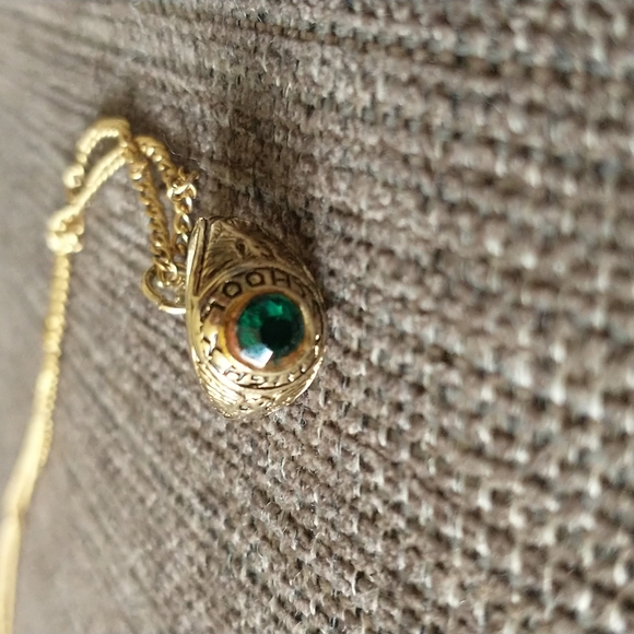 Vintage Class Ring Necklace - Picture 9 of 9